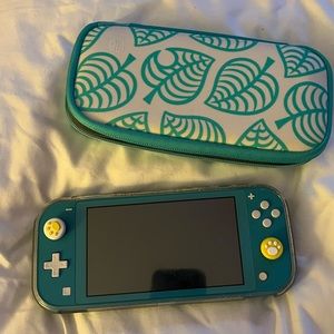 Nintendo Switch Lite + Cover + case bundle